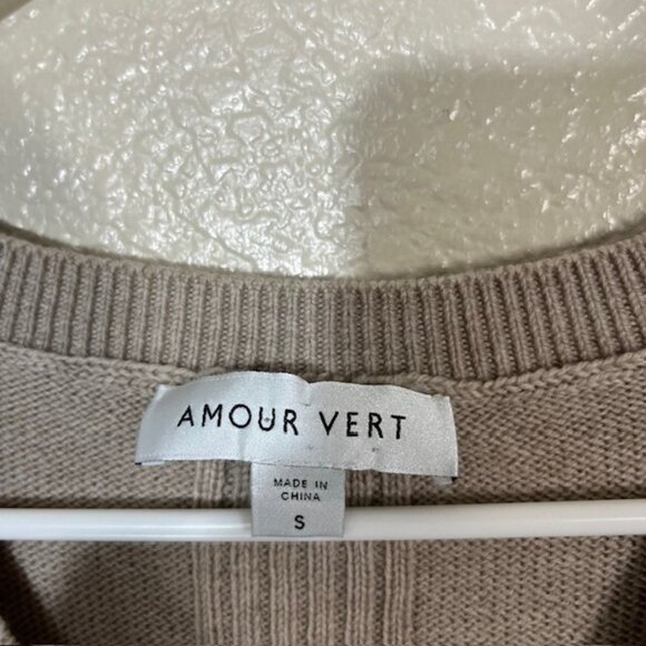 Amour Vert Sweater Womens Small Wool V Neck Pullover High Low FLAW - Picture 3 of 6